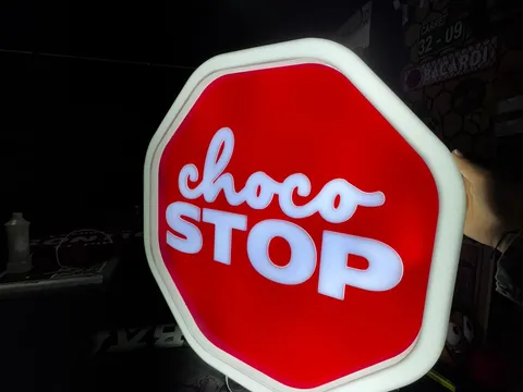 Aviso iluminado de gran formato